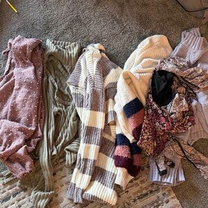 Size Large women’s lot of tops - 6 items